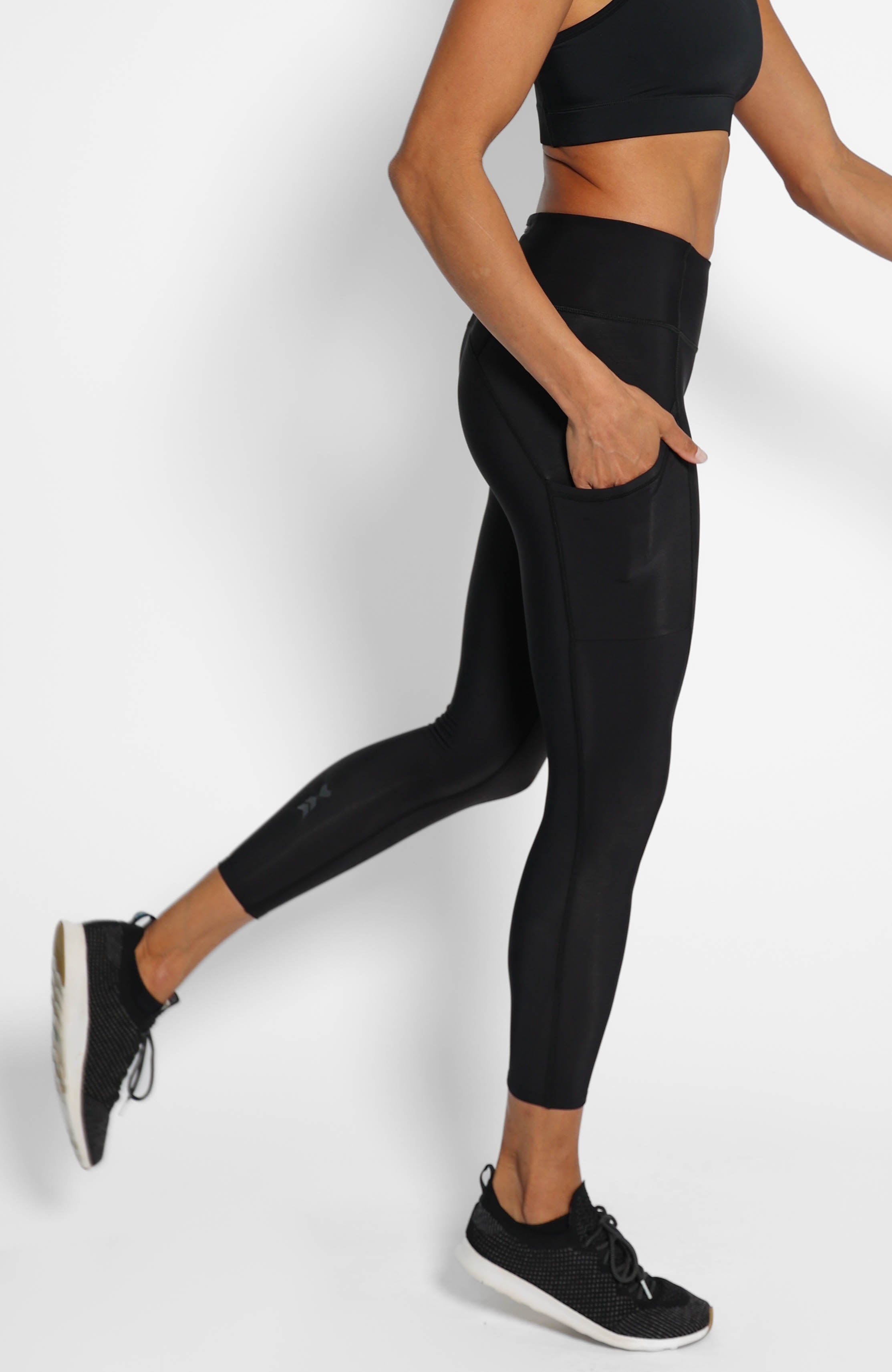 Women's Fitness Cardio Short Leggings with Phone Pocket - Black DOMYOS